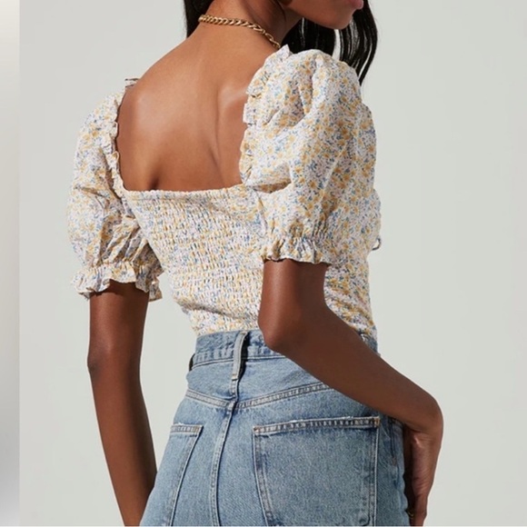 ASTR The Label Lace Up Floral Tie Keyhole Front Puff Sleeve Top Size Small - Picture 3 of 9